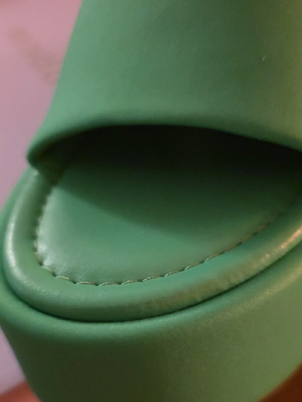 Madden Girl Bright Green Platform Slide - Picture 6 of 6